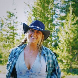 Meet your Posher, Cara